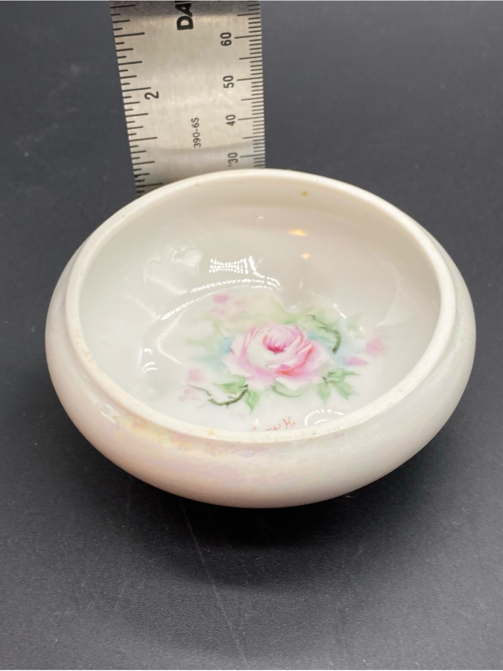 Hand painted Trinket/Powder Box Lidded Footed - Picture 10 of 10